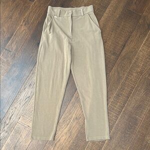 Lune Active Essential Pants in Tan